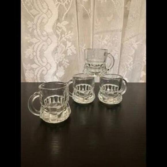 Other - Set of 4 Classic Glass Shot Mugs - Vintage-Inspired Barware